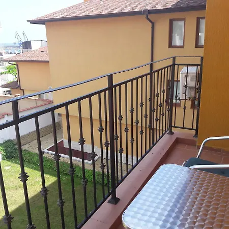 Apartment Scarlet Balchik