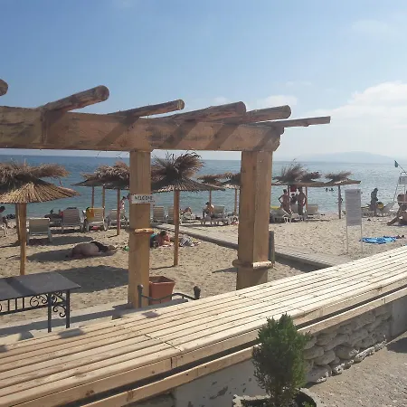 Scarlet Apartment Balchik